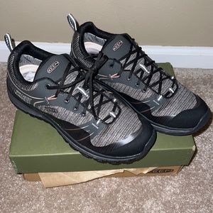 KEEN Womens Terradora Waterproof Hiking Shoe, Raven/Rose Dawn, 9 M US